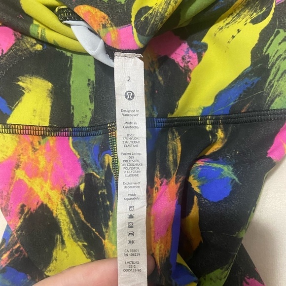 Lululemon size 2 Wunder train high rise short 4 in inseam everlux fabric EUC - Picture 4 of 6